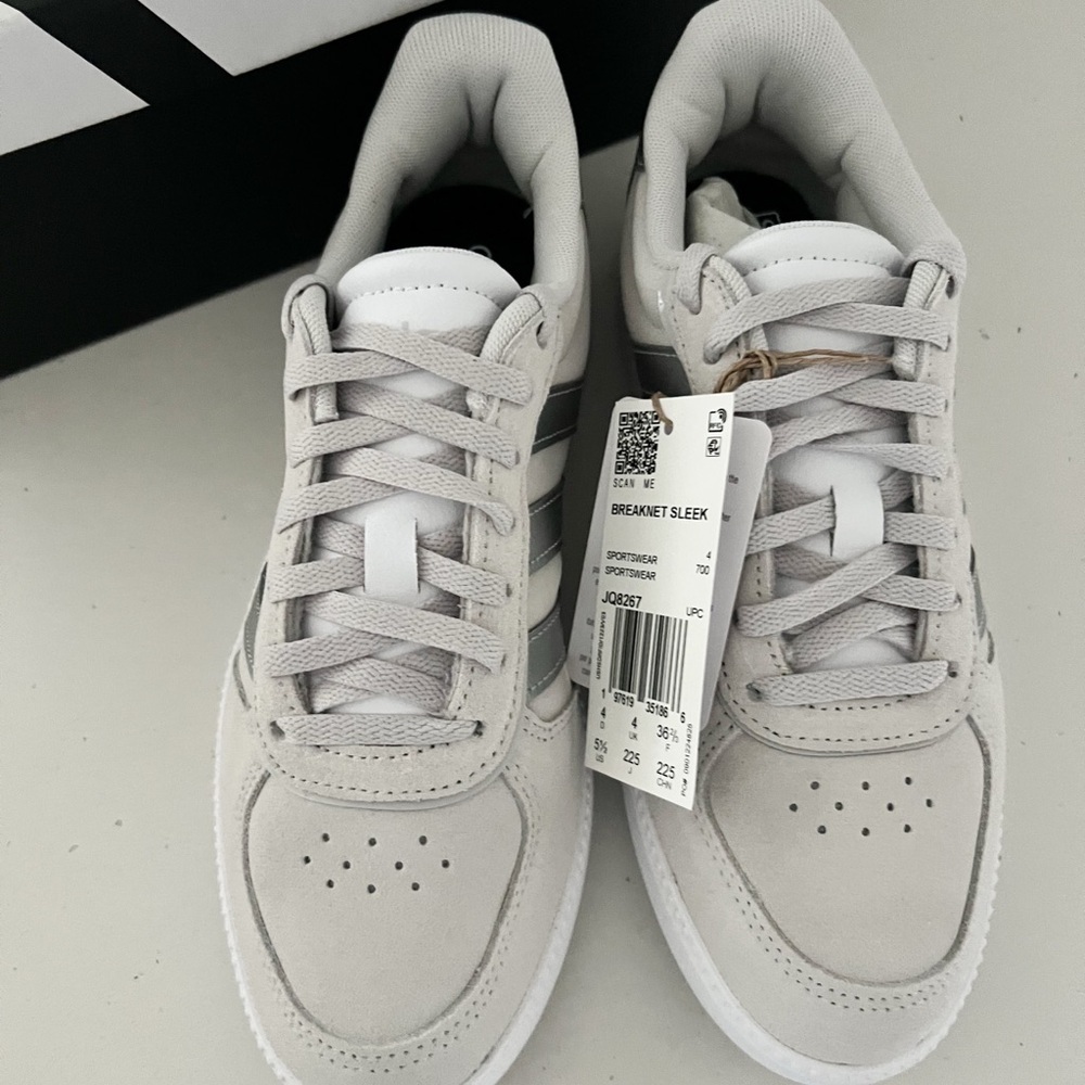 NWT Adidas Breaknet Sleek Sneakers Women’s Size 5.5 Gray White Court Shoes - Picture 3 of 5